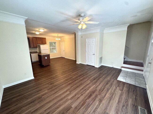Foto del edificio - 4br House near Campus, Stadium, Downtown! - FALL 2026 Pre-Lease