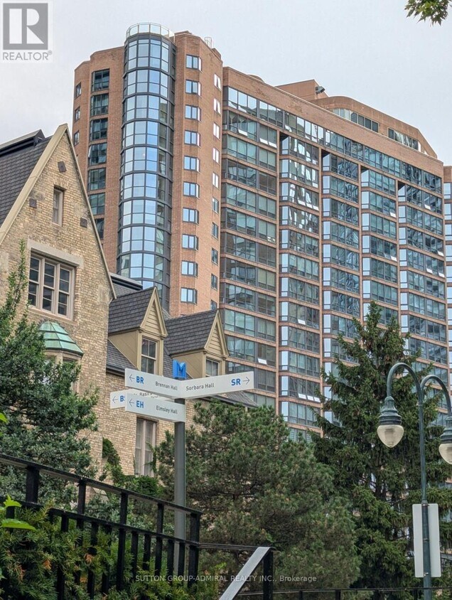 Building Photo - 1055 Bay St.