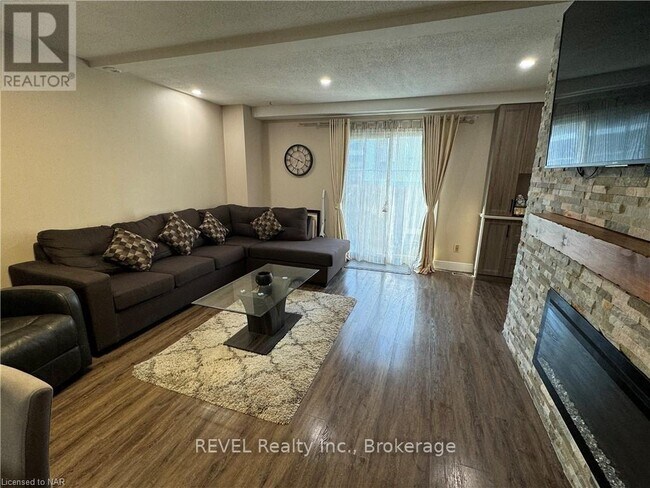 Photo du bâtiment - 8141-8141 Coventry Rd
