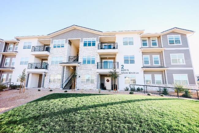 Building Photo - 6051 Silver Birch Ln