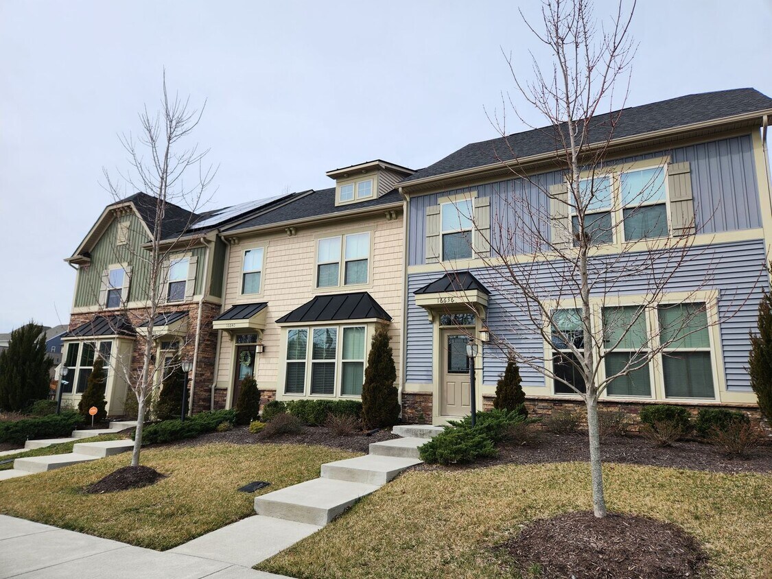 Modern 3 bed TownhouseFoxcreek Subdivisio... House Rental in Moseley