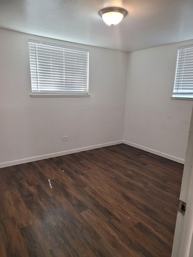 Foto del edificio - 3rd 5370