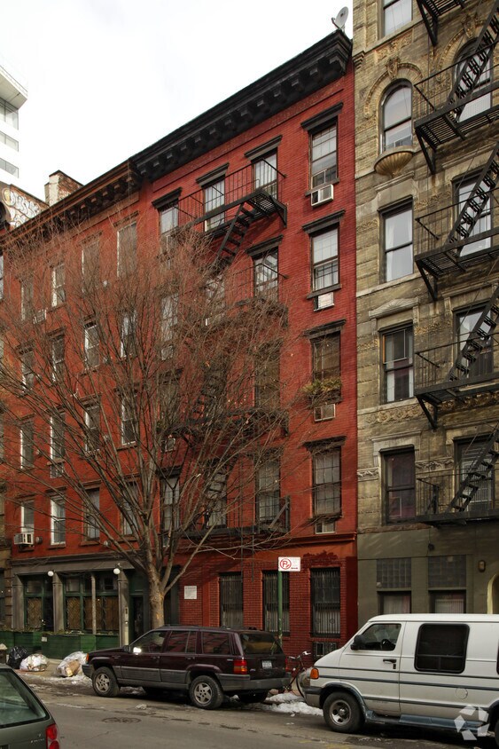 Foto del edificio - 219 E 5th St