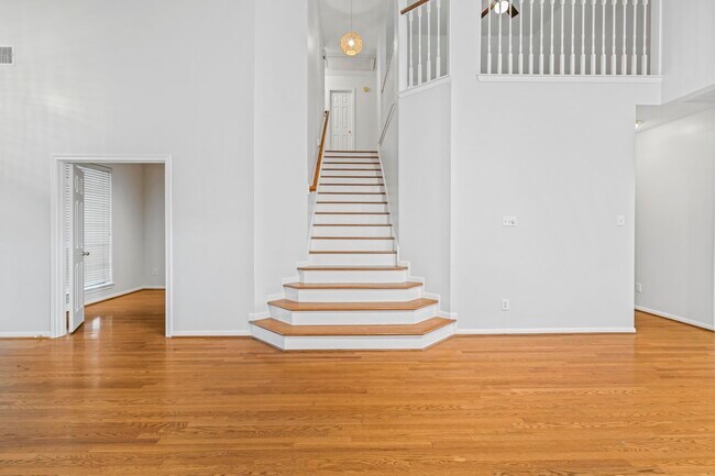 Foto del edificio - 4034 Harwood Dr