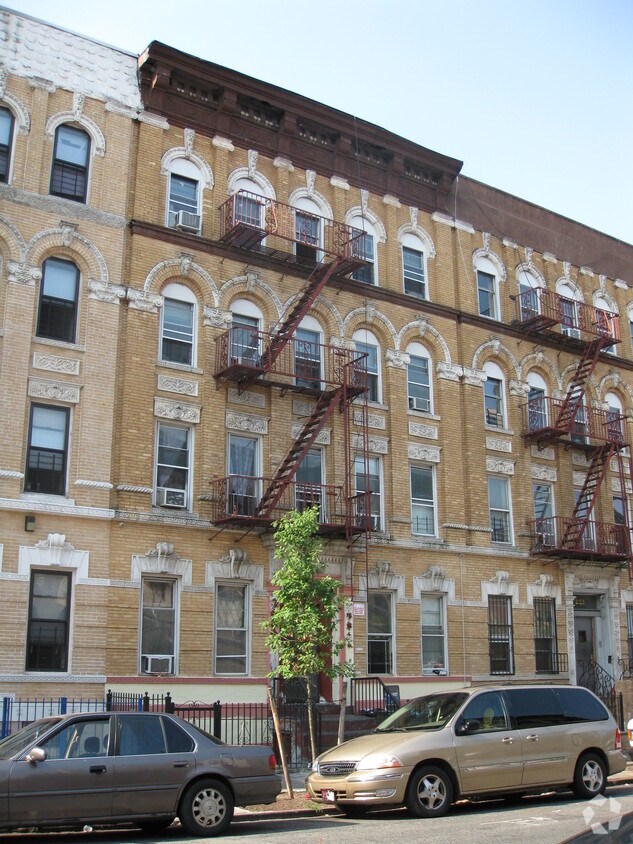 Building Photo - 226 Pulaski Street