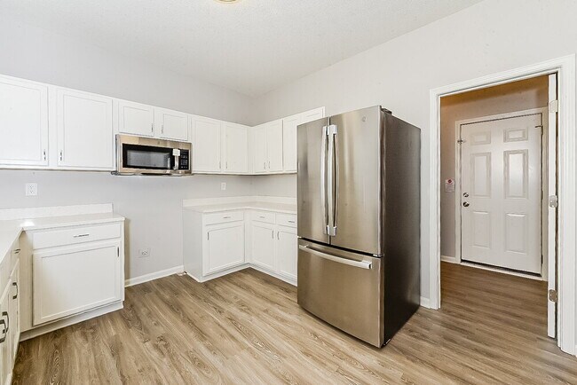Building Photo - 1618 Thornwick Trace