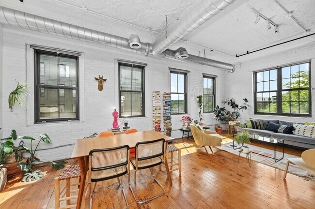 Foto del edificio - 10 Williams St