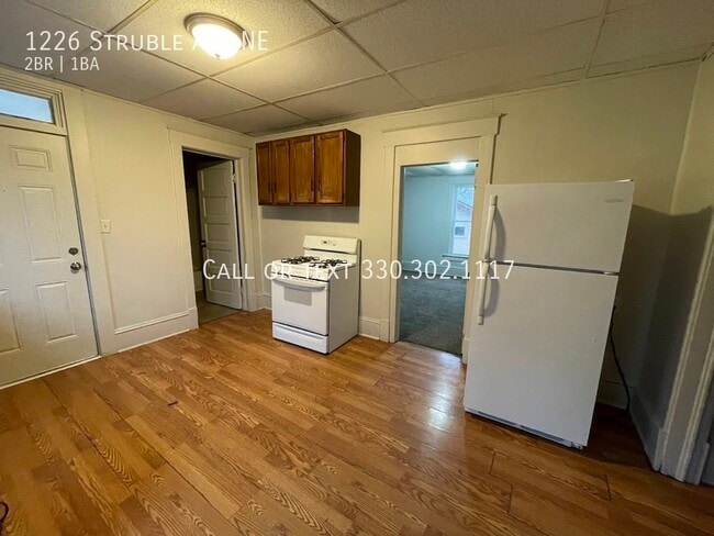 Building Photo - Two bedroom one bathroom first level apart...