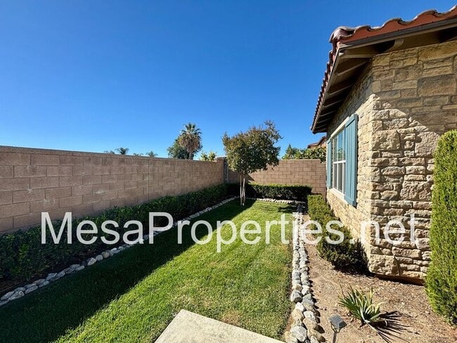 Building Photo - 10045 Goldenrod Ct