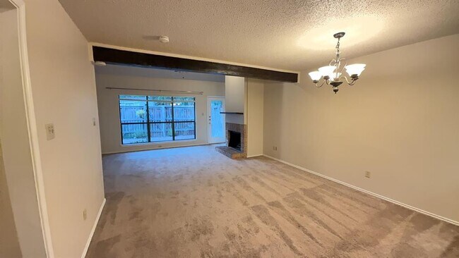 Foto del edificio - 7205 Waldon Dr