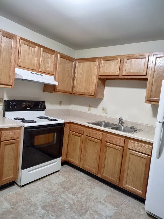 Primary Photo - 272 Lindsay Dr