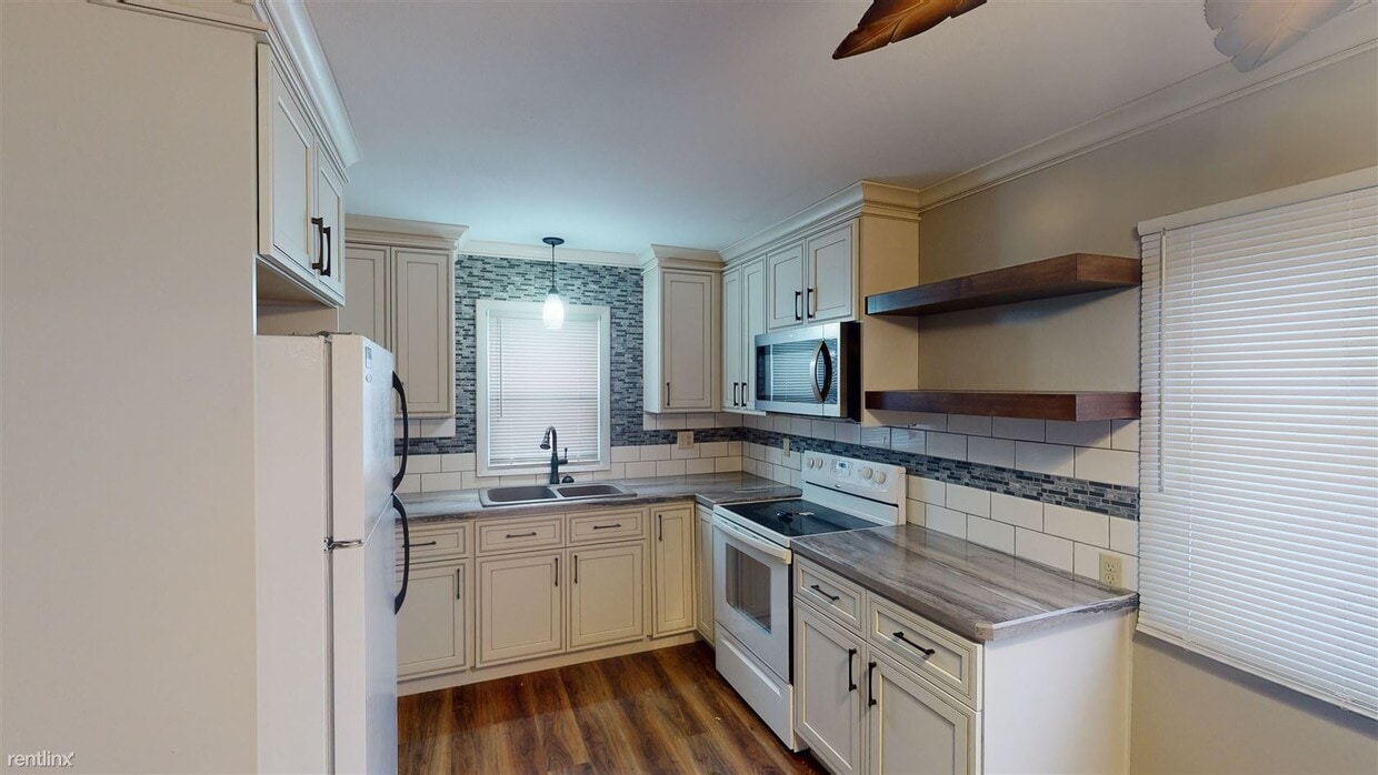 3 br, 2 bath House 109 5th St NE House Rental in Mandan, ND