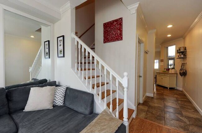 Foto del edificio - 1012 7th St SE