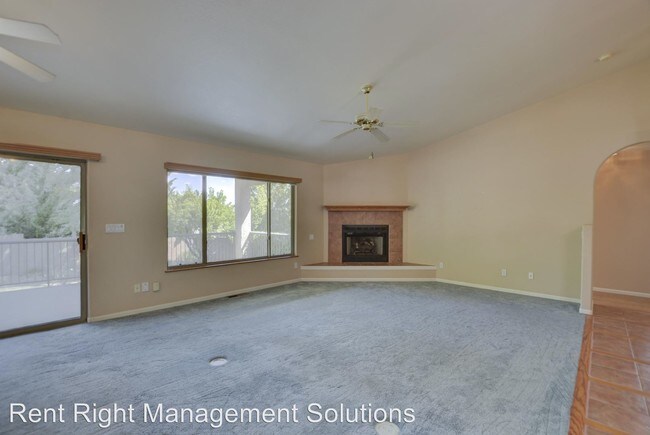 Building Photo - 3 br, 2 bath House - 7050 E. Sundown Pass