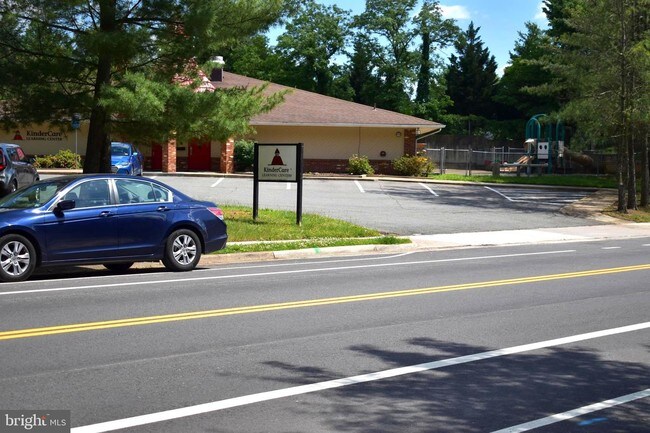 Building Photo - 4300F Buckman Rd
