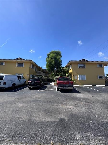Primary Photo - 890 NW 39th St