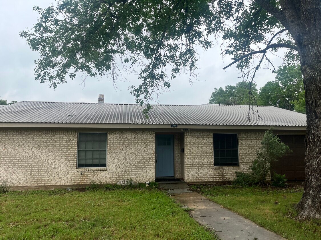 Foto principal - 504 Kessler St