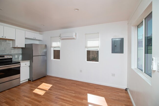 Building Photo - 5342 Emporia Ave