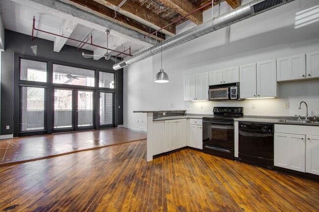 Foto del edificio - 421 S Main St