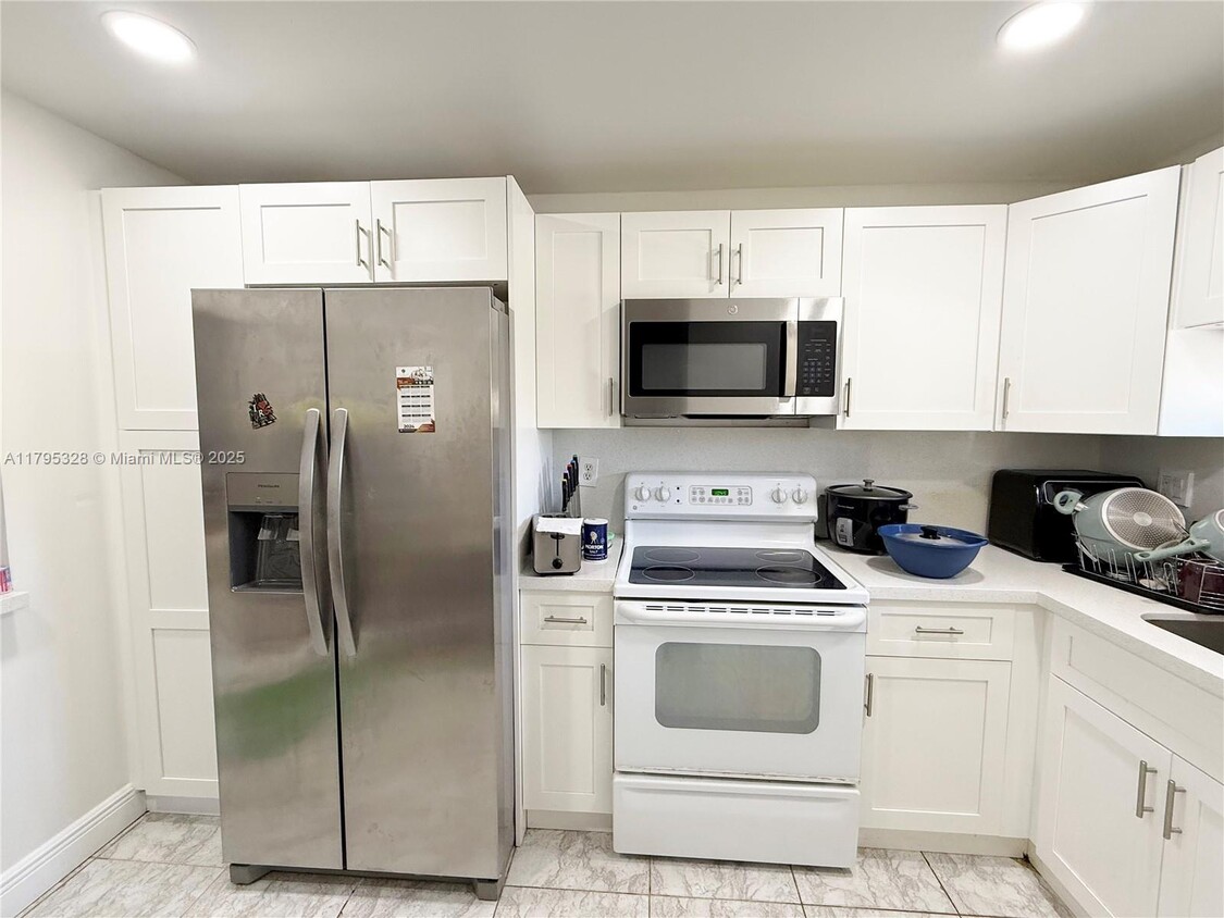 Foto principal - 8970 S Hollybrook Blvd