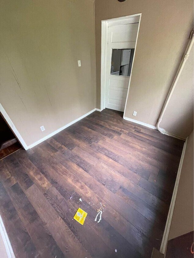 Foto del edificio - 825 E High St