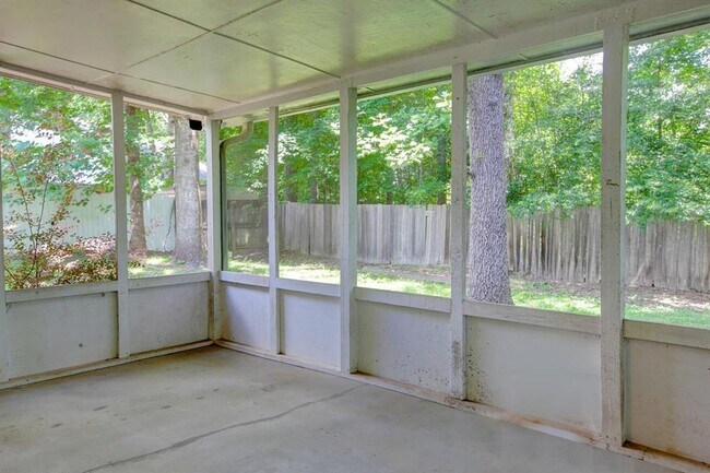 Foto del edificio - 4940 Tanners Spring Dr