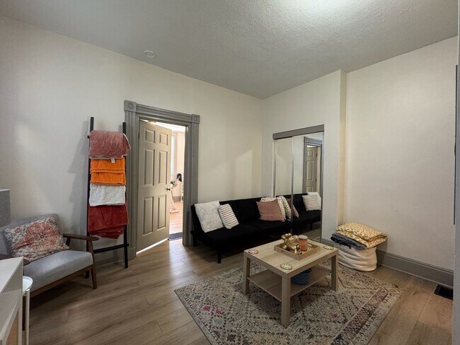 Foto del edificio - 308 Klotter Ave