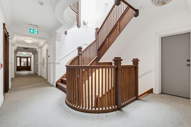 Photo du bâtiment - Beautiful 2 Bedroom At the Oscar