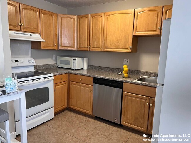 Foto del edificio - 121 Trapelo Rd