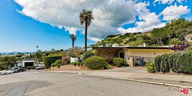 Building Photo - 1105 Tellem Dr