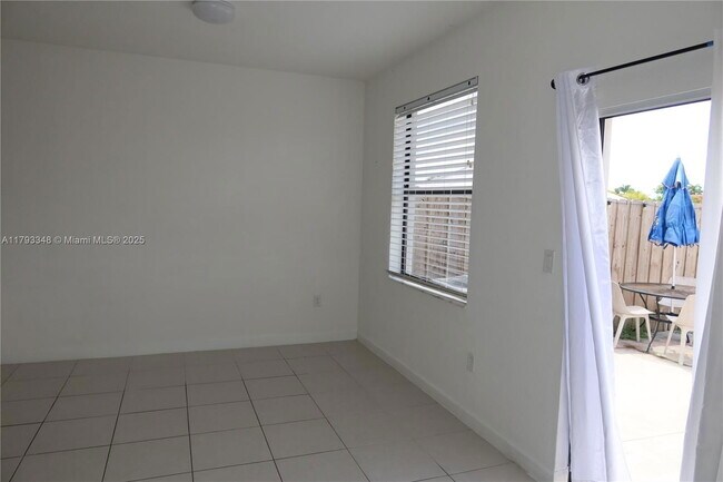 Foto del edificio - 18240 SW 148th Rd