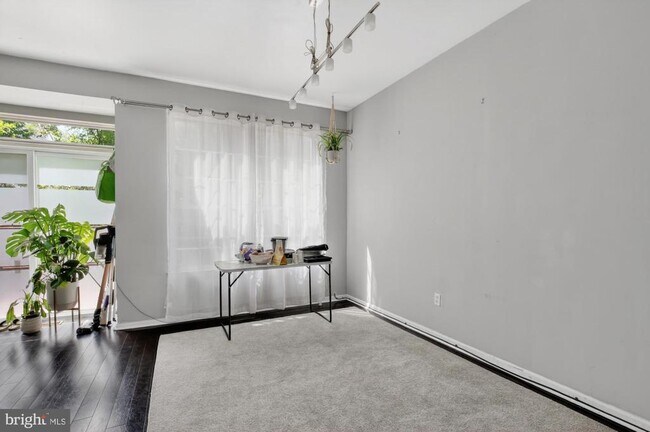 Foto del edificio - 313 Sage Ln