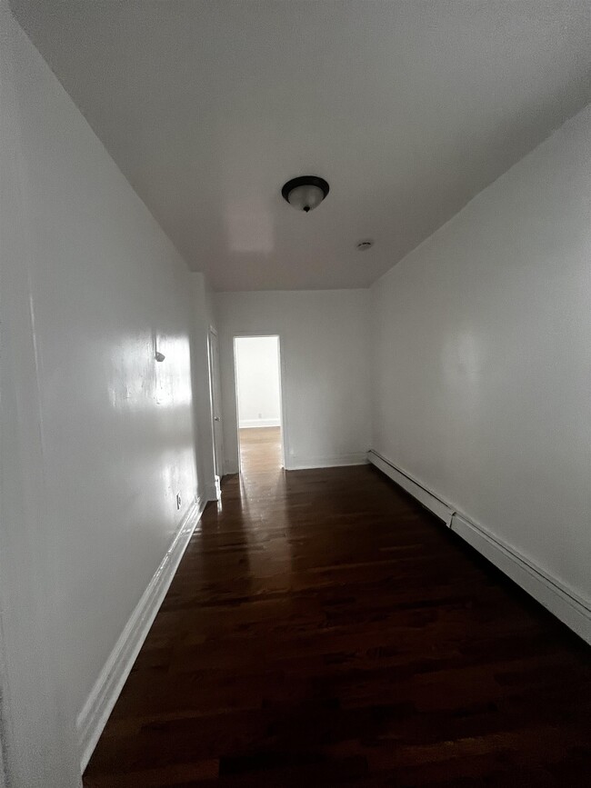 Building Photo - 168 Lexington Ave