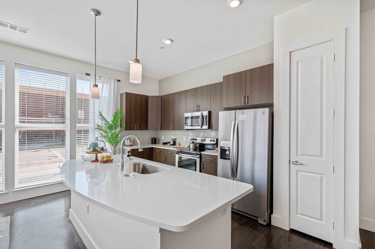 IMT at RidgeGate Apartments in Lone Tree, CO