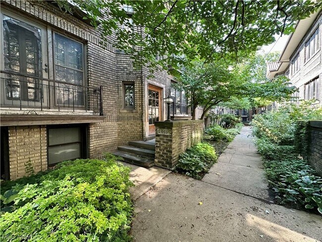 Foto del edificio - 2469 Overlook Rd