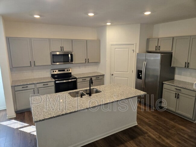 Building Photo - 5806 Kellie Wds Dr