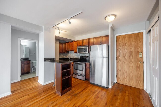 Building Photo - 4180 N Marine Dr