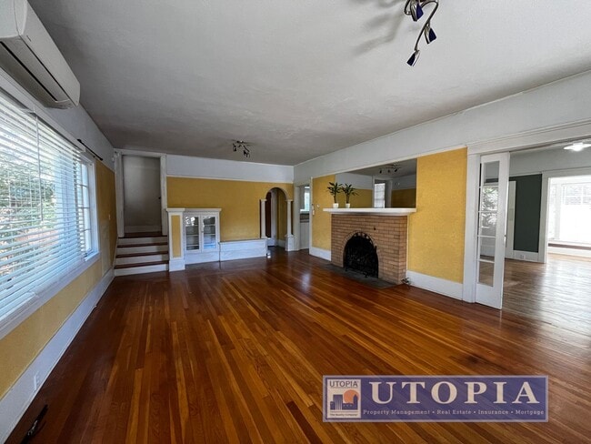 Building Photo - RENT SPECIAL: 50% off 1st months rent if t...