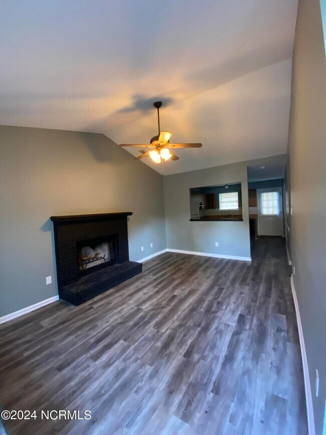 Building Photo - 1524 Tramway Ct