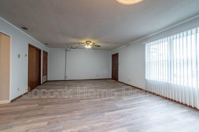 Foto del edificio - 33 Dogwood Ave