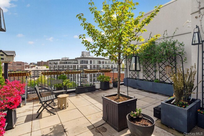 Foto del edificio - 225 E 138th St