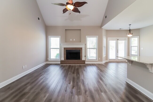 Foto del edificio - 480 Saddlechase Dr
