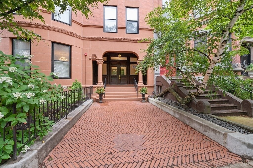 Foto principal - 290 Commonwealth Ave