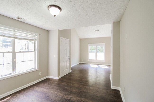 Foto del edificio - 3328 River Run Trail