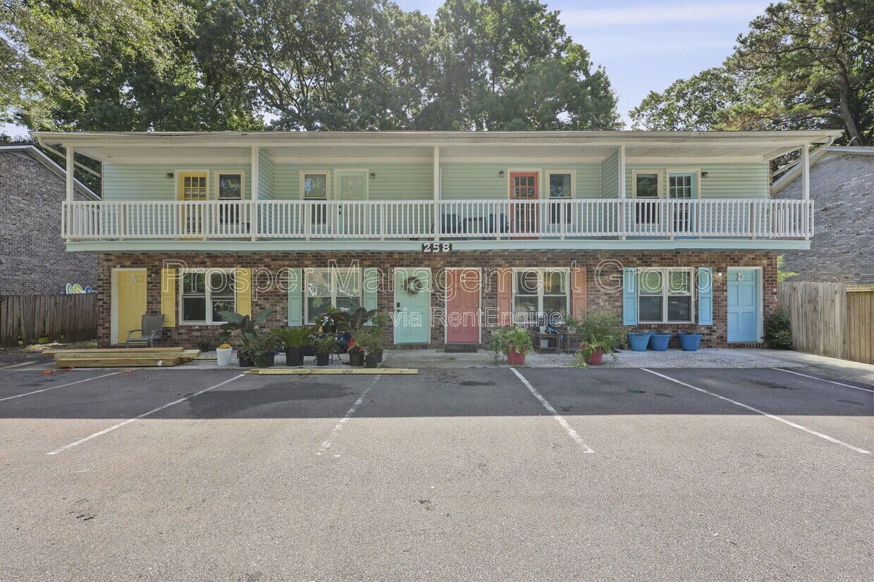 Foto principal - 258 Fleming Rd