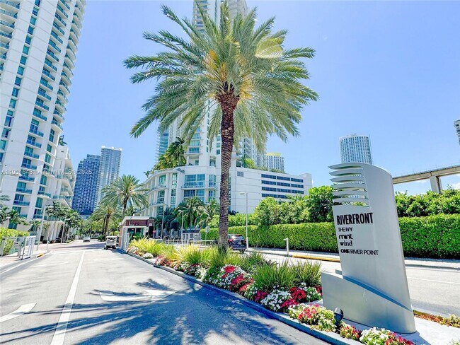 Foto del edificio - 90 SW 3rd St