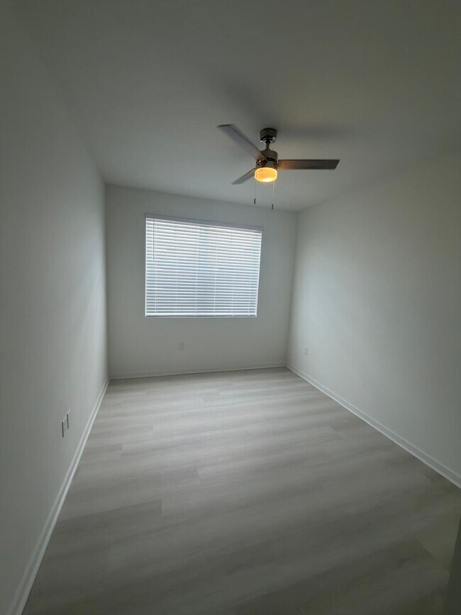 Foto del edificio - 5587 Millenia Blvd