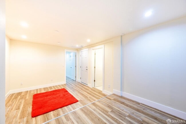 Foto del edificio - 2371 30th Ave