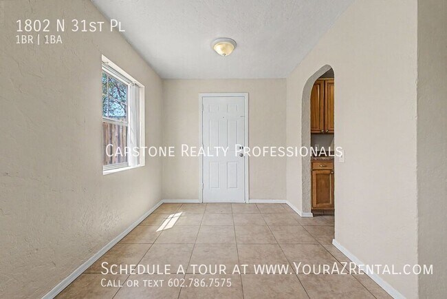 Building Photo - 1802 N 31st Pl