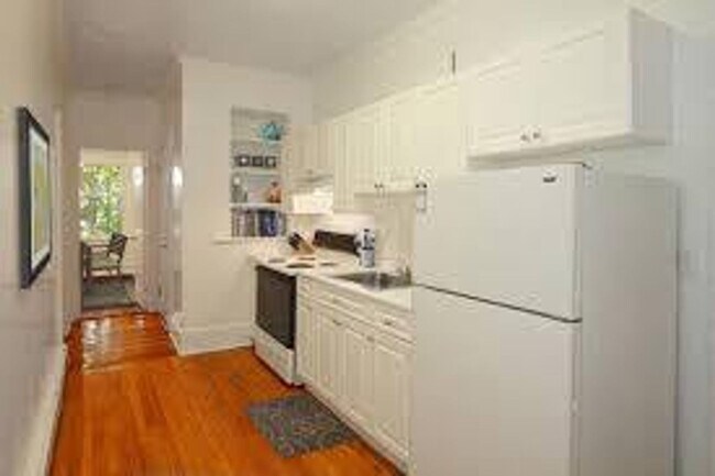 Building Photo - No Brokers Fee, Coolidge Corner area, Heat...